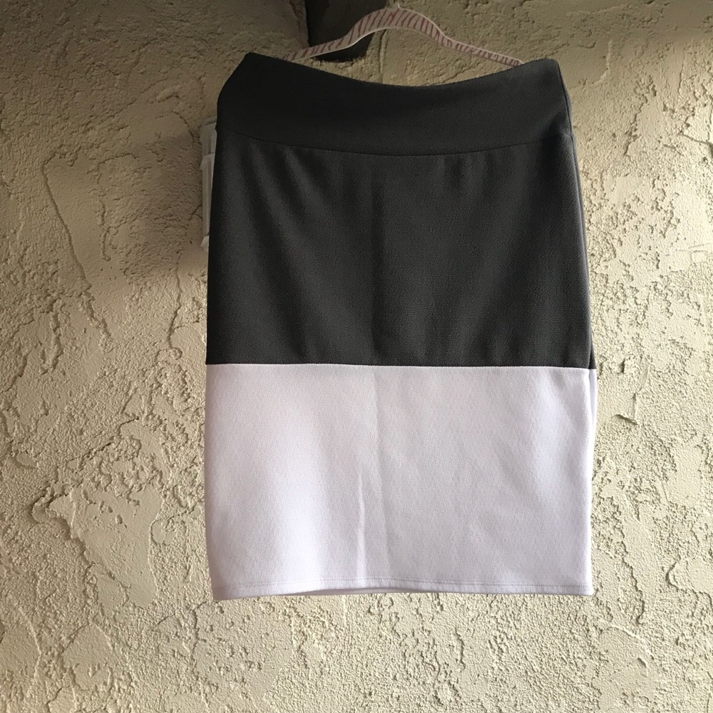 LuLaRoe Cassie pencil skirt